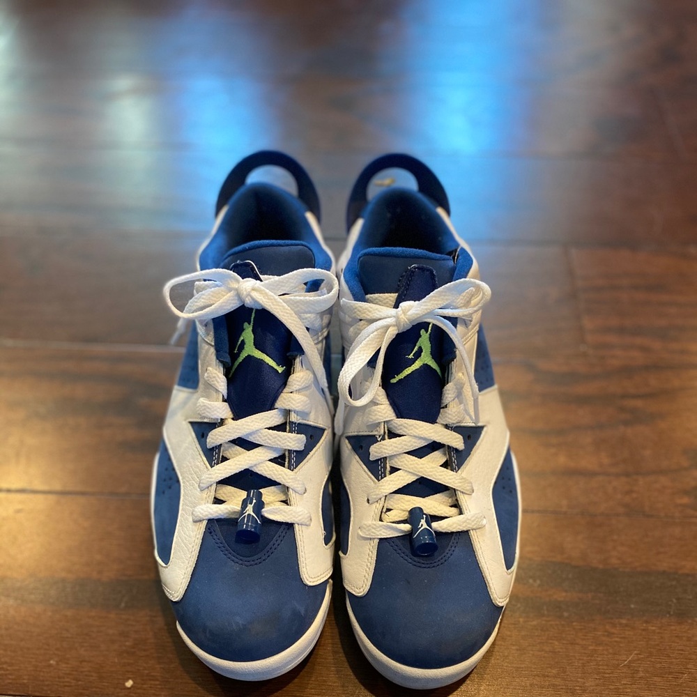 Jordan 6 lows Seahawks Neon Green size 9.5